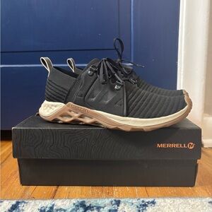 NWT. Women’s Merrell Range AC+ Shoe